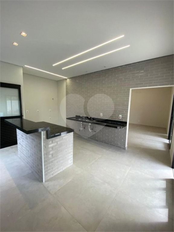Casa à venda com 3 quartos, sendo 1 suíte, no condomínio Lagos D´icaraí, Salto - SP