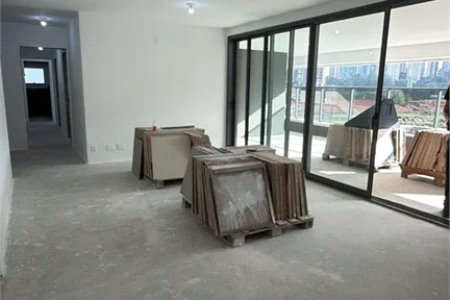Apartamento à venda com 4 suítes em Vila Cordeiro, São Paulo, SP