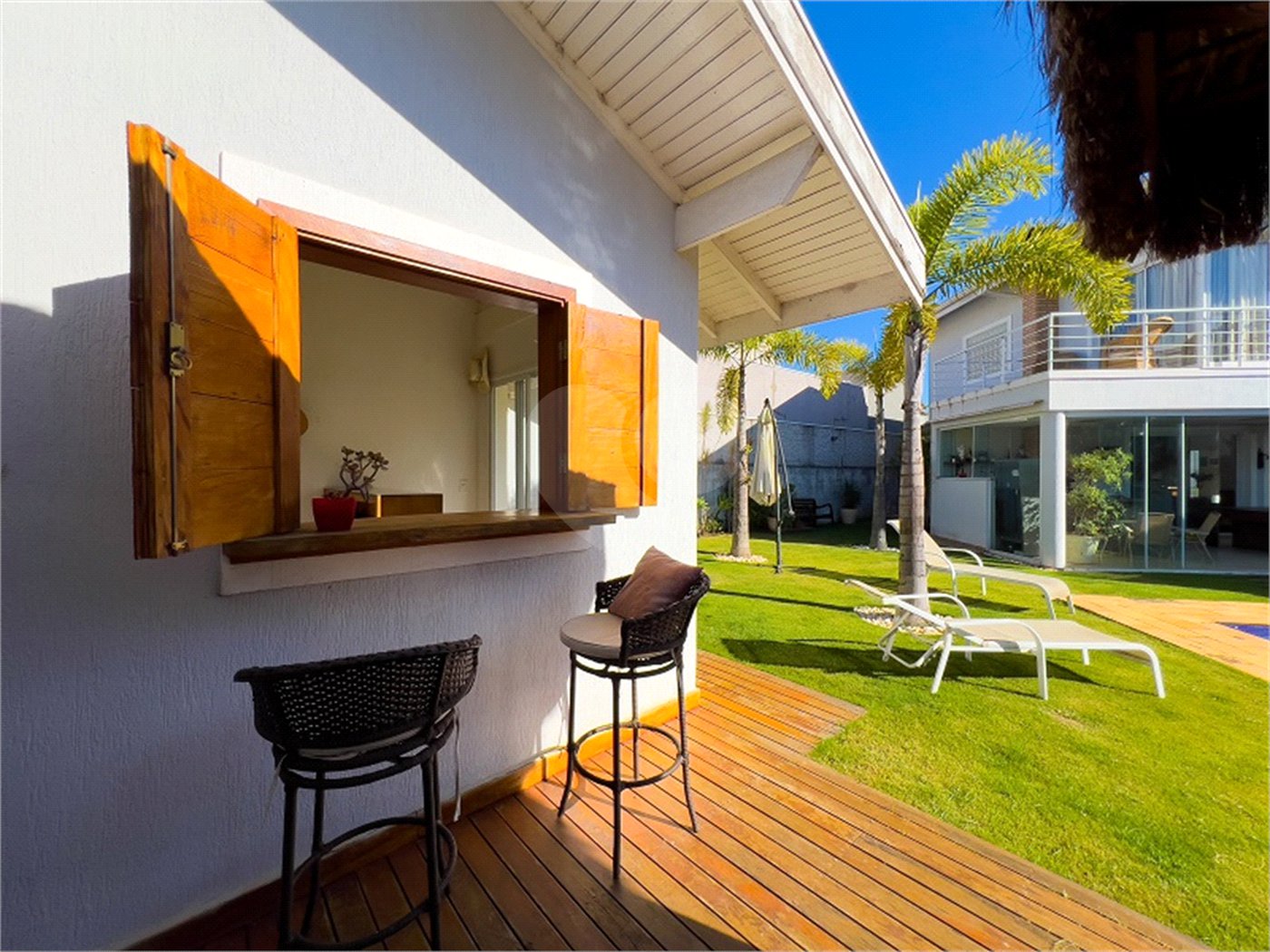 Casa à venda ou para alugar com 3 suítes no condomínio Figueira Garden, Atibaia - SP