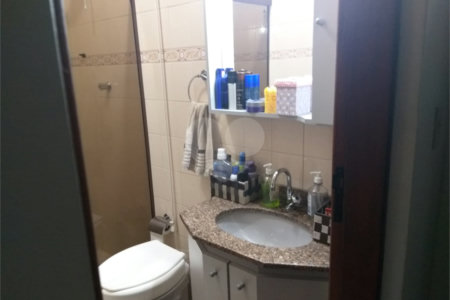 Sobrado à venda com 3 quartos, sendo 1 suíte, em Vila Constança, São Paulo, SP