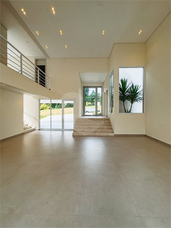 Casa à venda com 4 suítes no condomínio Villa dos Pinheiros, Indaiatuba - SP