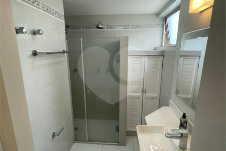 Apartamento à venda com 3 quartos, sendo 1 suíte,  em Vila Olímpia, São Paulo, SP