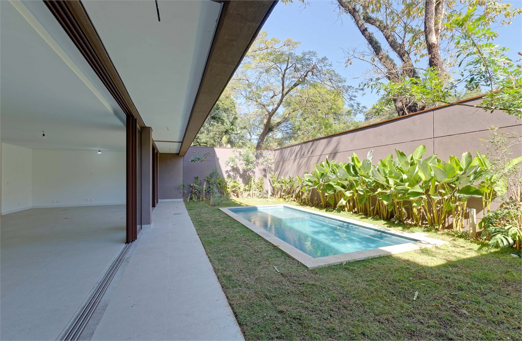 Casa à venda com 4 suítes no condomínio Casa Flora Badra, São Paulo - SP