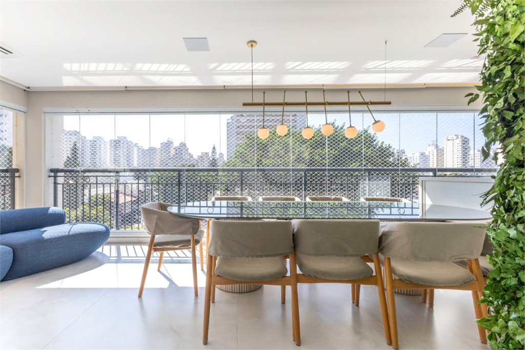 Apartamento à venda com 3 suítes em Indianópolis, São Paulo, SP