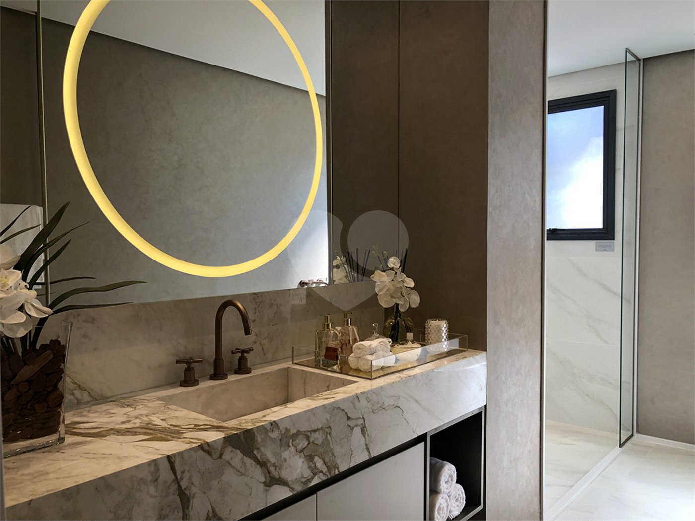 Apartamento à venda com 5 quartos, sendo 4 suítes, em Pinheiros, São Paulo, SP