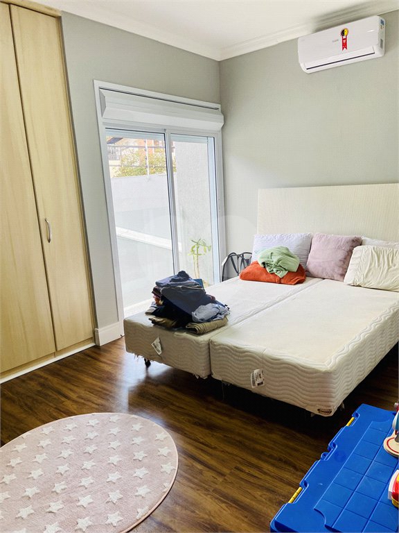 Casa à venda com 3 suítes em Jardim Londrina, São Paulo, SP