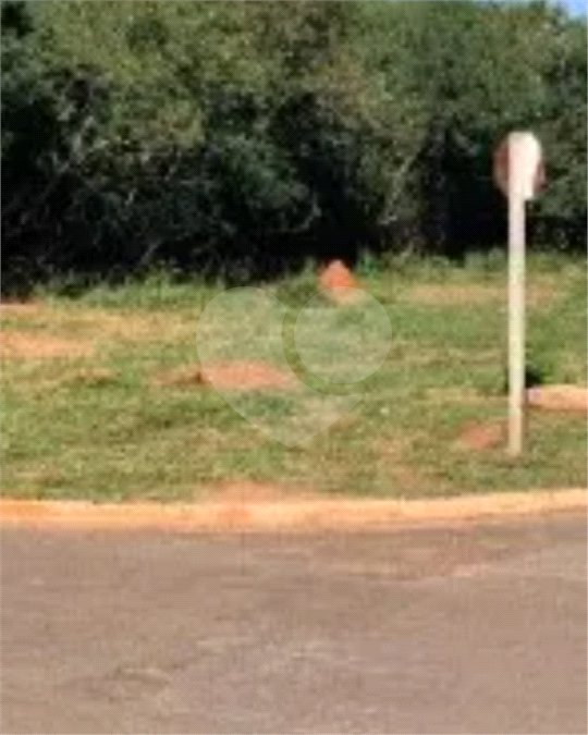 Terreno à venda no Centro, Jardim, MS