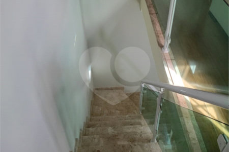 Casa à venda com 4 quartos, sendo 2 suítes,  em Vila Rei, Mogi das Cruzes, SP