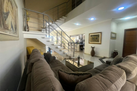 Casa à venda com 4 quartos, sendo 2 suítes, em Vila Nastri, Itapetininga, SP