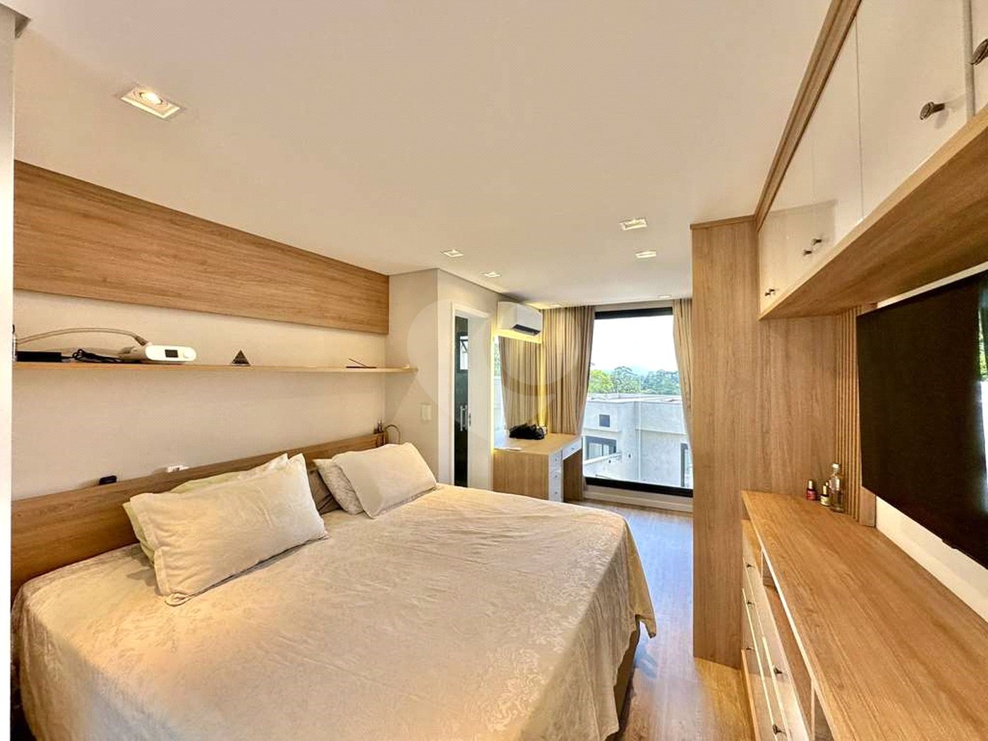 Casa à venda com 2 suítes no condomínio Gran Loft, Cotia - SP