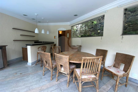 Casa à venda ou para alugar com 5 quartos, sendo 3 suítes,  em Fazenda Morumbi, São Paulo, SP