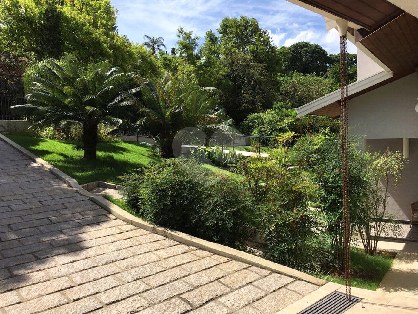 Casa à venda com 4 suítes no condomínio Estância Marambaia, Vinhedo - SP