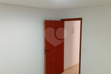 Sobrado à venda com 4 quartos, sendo 2 suítes,  em Vila Gilda, Santo André, SP