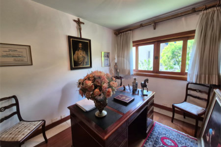 Casa de Vila à venda ou para alugar com 4 quartos, sendo 2 suítes,  em Jardim Leonor, São Paulo, SP