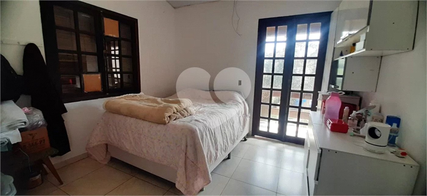 Sobrado à venda com 5 quartos, sendo 1 suíte, em Olho D'água, Mairiporã, SP