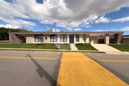 Casa à venda com 3 suítes no condomínio Condomíno Helena Maria, Sorocaba - SP