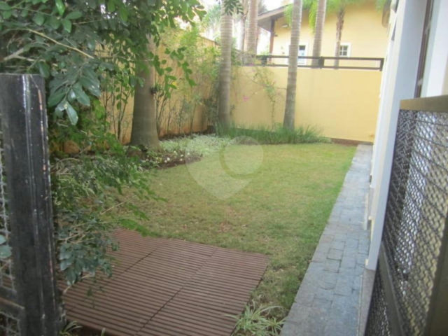 Casa para alugar com 4 quartos, sendo 2 suítes,  no condomínio Palm Garden, São Paulo - SP