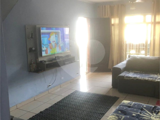 Sobrado à venda com 2 quartos em Artur Alvim, São Paulo, SP