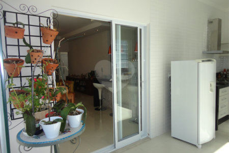 Casa à venda com 3 quartos, sendo 2 suítes, no condomínio Águas da Serra, Valinhos - SP