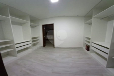 Casa à venda com 3 quartos no condomínio Villa D' Oro, Vinhedo - SP