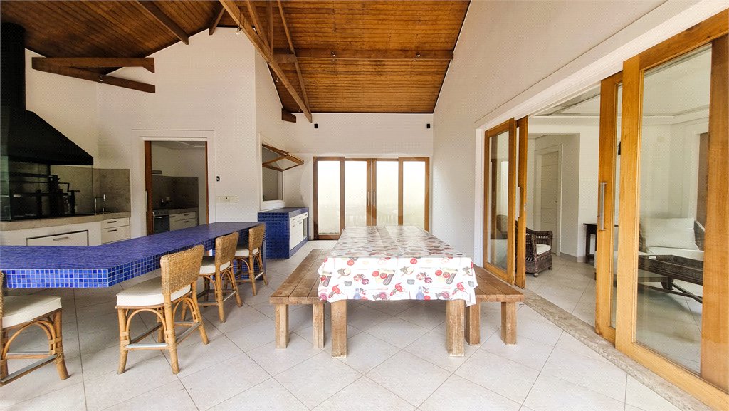 Casa à venda ou para alugar com 5 suítes em Serra da Cantareira, Mairiporã, SP
