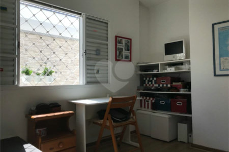 Casa à venda com 4 quartos, sendo 2 suítes,  em Jardim Armênia, Mogi das Cruzes, SP