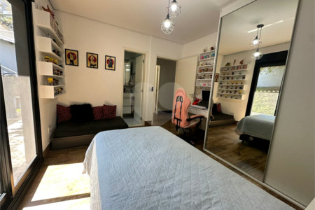 Casa à venda com 3 suítes no condomínio Estância Marambaia, Vinhedo - SP