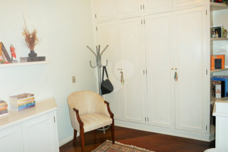 Apartamento à venda com 4 quartos, sendo 3 suítes, em Vila Mariana, São Paulo, SP