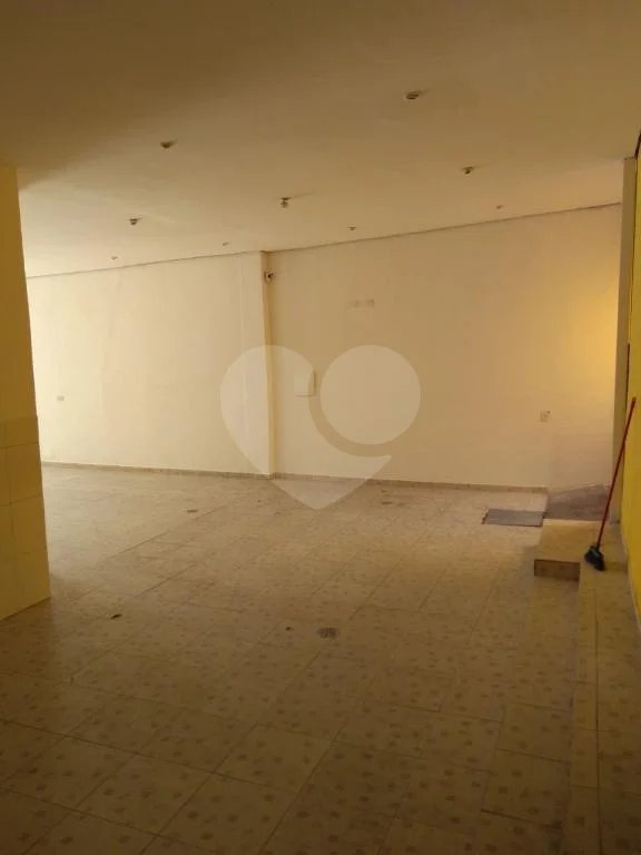 Imóvel Comercial para Venda ou Locação em ótima localização na Rua Palacete das Águias, 300.