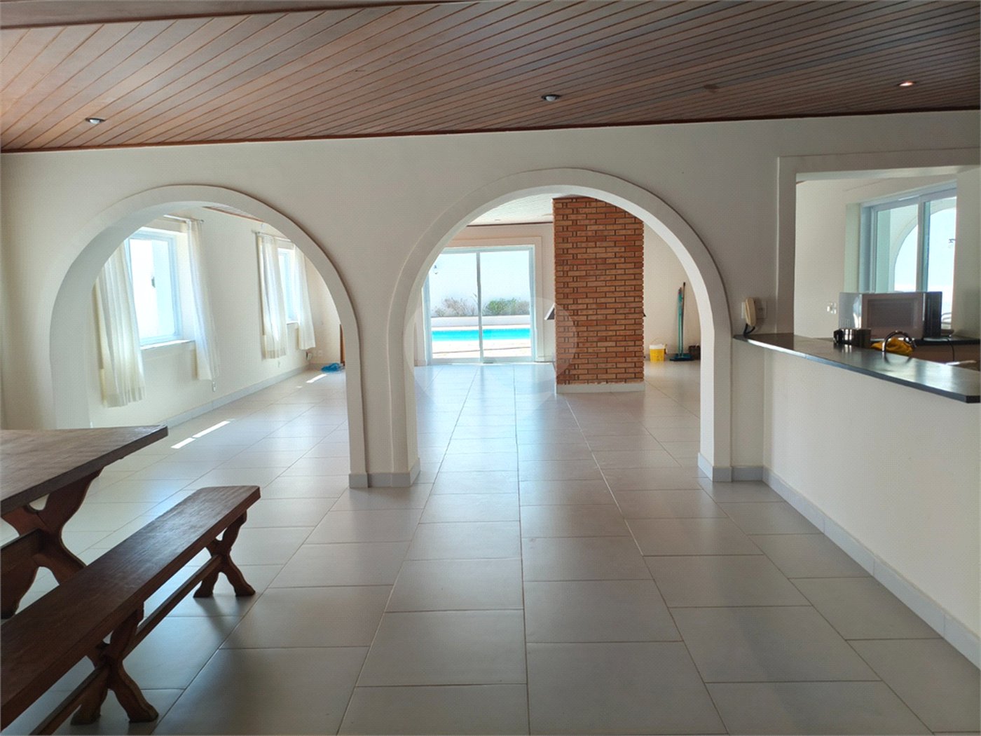 Casa à venda ou para alugar com 3 suítes no condomínio Estância Marambaia, Vinhedo - SP