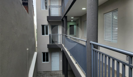 Casa à venda com 2 quartos, sendo 1 suíte,  no condomínio Residencial Sanches, São Paulo - SP