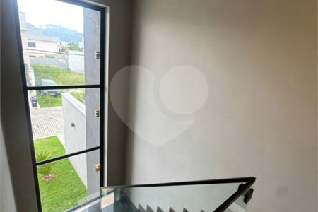 Casa à venda com 5 quartos, sendo 4 suítes, no condomínio Grand Park, Rio de Janeiro - RJ