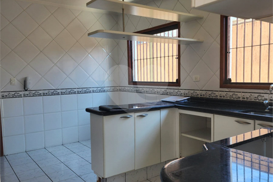 Sobrado à venda com 4 quartos, sendo 3 suítes, em Jaçanã, São Paulo, SP