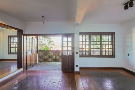 Sobrado à venda com 3 quartos, sendo 1 suíte,  em Jardim Leonor, São Paulo, SP