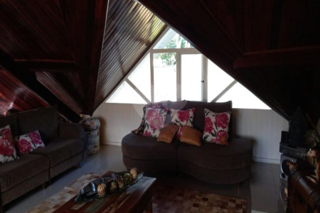 Casa à venda com 3 quartos, sendo 1 suíte,  em Bosque, Vinhedo, SP