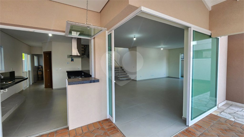 Casa à venda com 4 suítes no condomínio Santa Isabel I, Louveira - SP