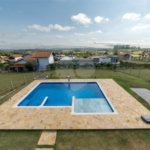 Casa à venda com 4 quartos, sendo 1 suíte, no condomínio Residencial Pinheiros do Lago, Alambari - SP