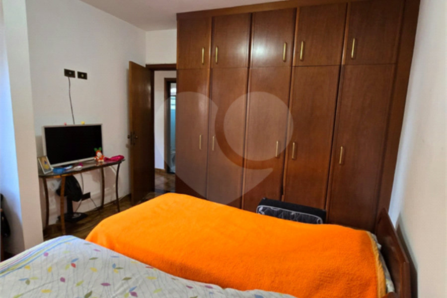 Sobrado à venda com 5 quartos, sendo 1 suíte, em Vila Bonilha, São Paulo, SP
