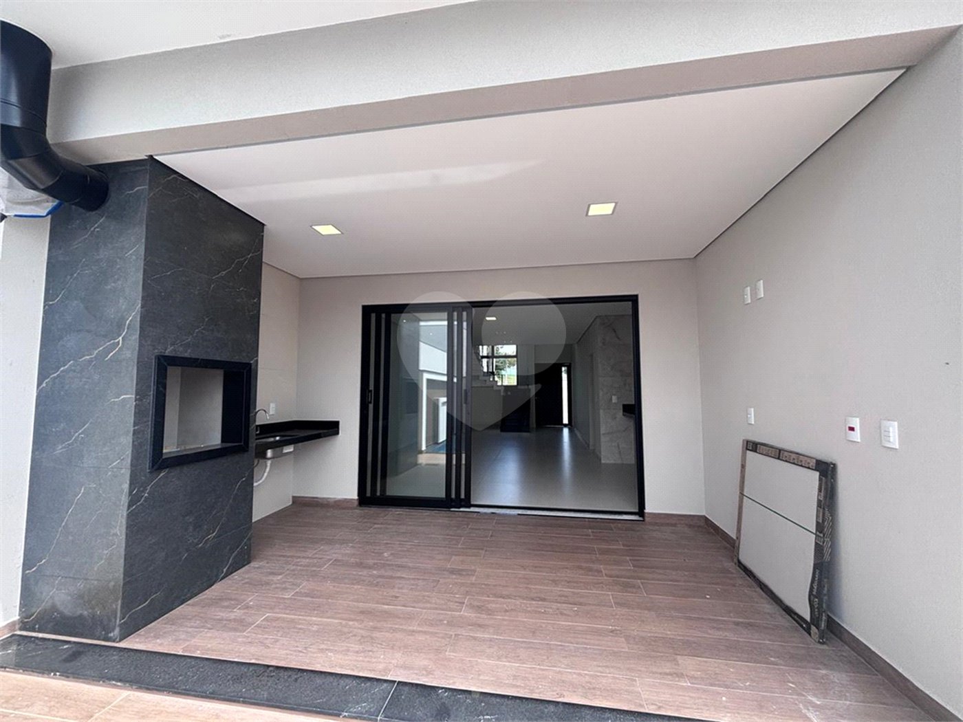 Casa à venda com 3 suítes no condomínio Campos do Conde I e II, Sorocaba - SP