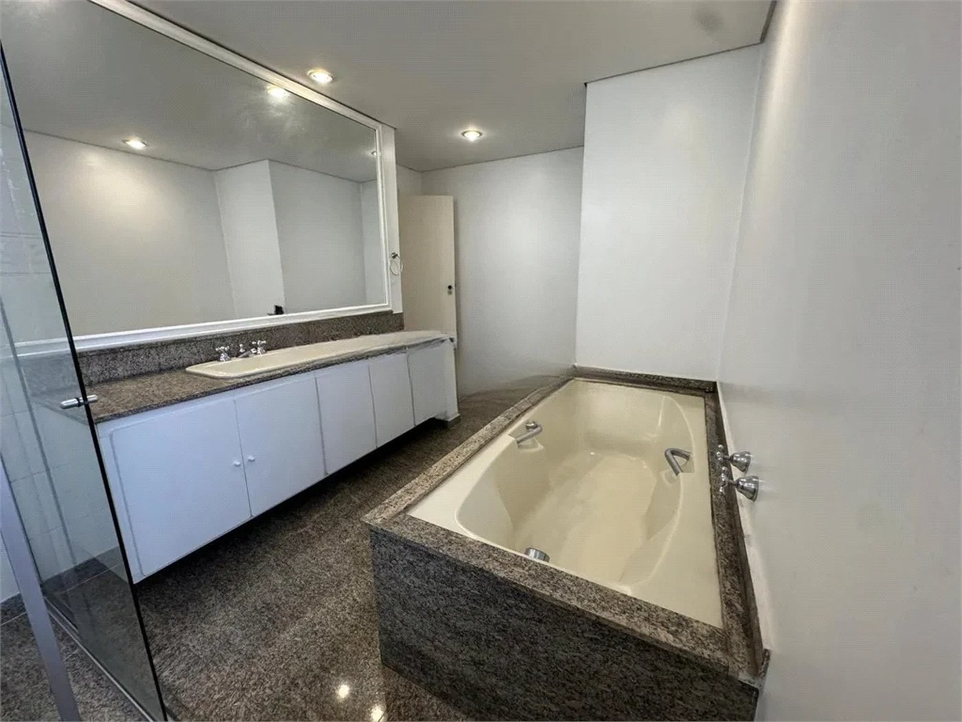 Apartamento à venda com 4 quartos, sendo 2 suítes, em Vila Suzana, São Paulo, SP