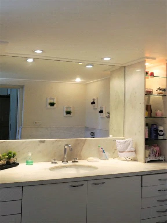 Apartamento à venda com 4 quartos, sendo 3 suítes,  em Vila Suzana, São Paulo, SP