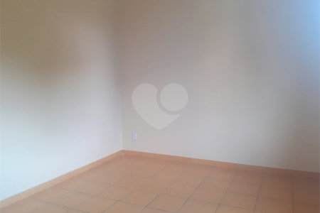 Sobrado à venda com 3 quartos em Vila Clarice, São Paulo, SP