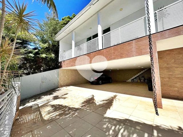 Casa à venda ou para alugar com 4 suítes no condomínio Alpes da Cantareira, Mairiporã - SP