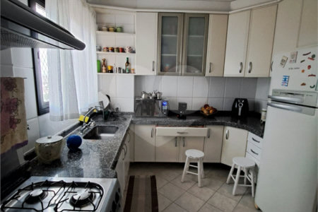 Apartamento à venda com 3 suítes em Sítio São José, Suzano, SP