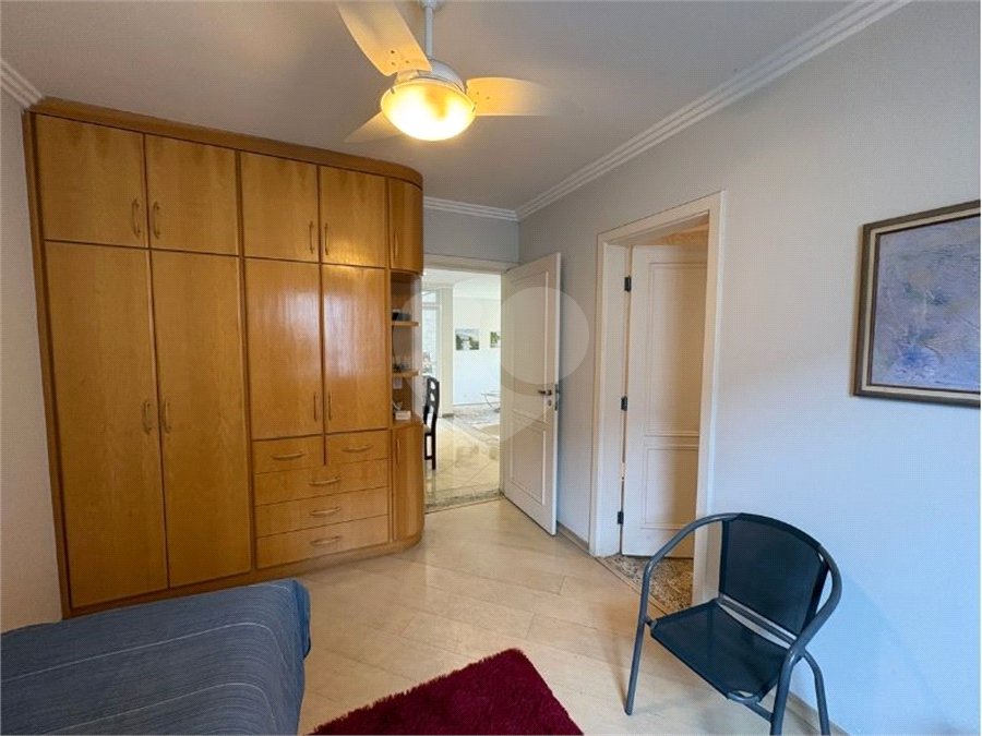 Casa à venda com 5 quartos, sendo 3 suítes, no condomínio Granja Olga III, Sorocaba - SP