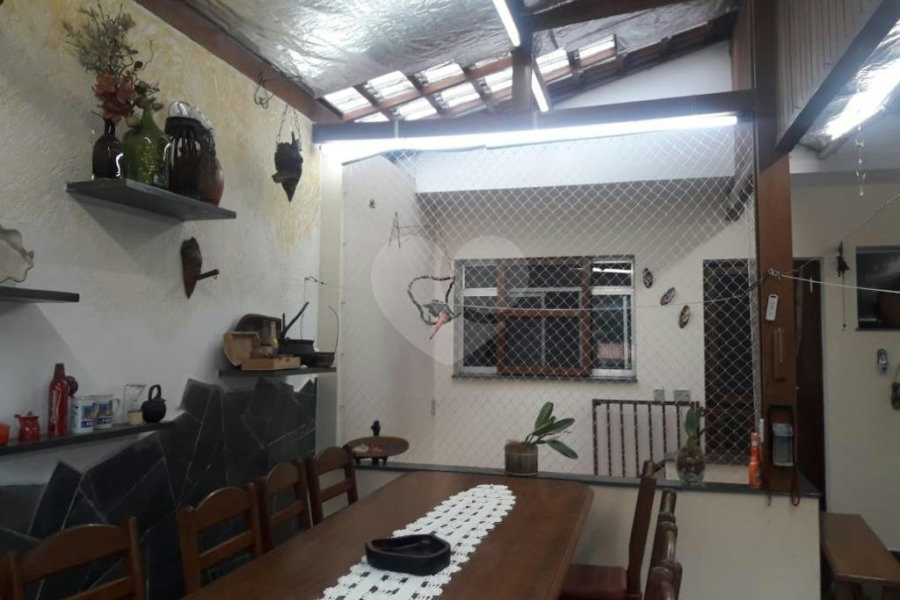 Sobrado à venda com 6 quartos, sendo 2 suítes, em Horto Florestal, São Paulo, SP