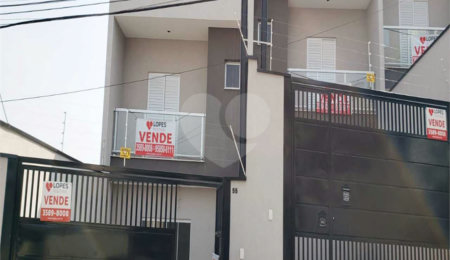 Sobrado à venda com 3 quartos, sendo 1 suíte,  em Vila Romero, São Paulo, SP