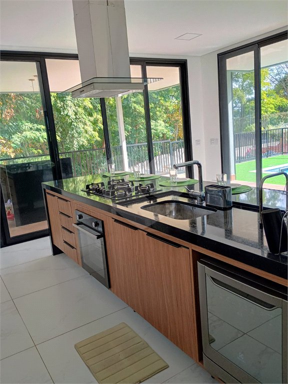 Casa à venda ou para alugar com 4 suítes no Centro, Jambeiro, SP