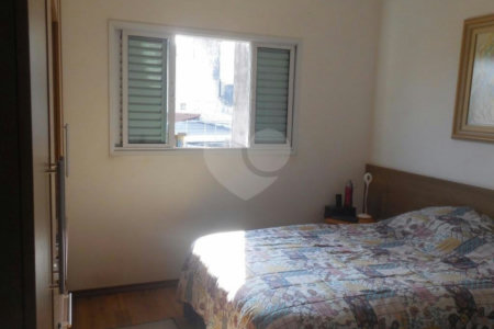 Casa à venda com 3 suítes no condomínio Praça Vitoriano Rodrigues Xavier,35, São Paulo - SP