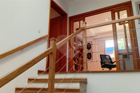 Sobrado à venda com 4 quartos, sendo 2 suítes,  em Vila Gilda, Santo André, SP